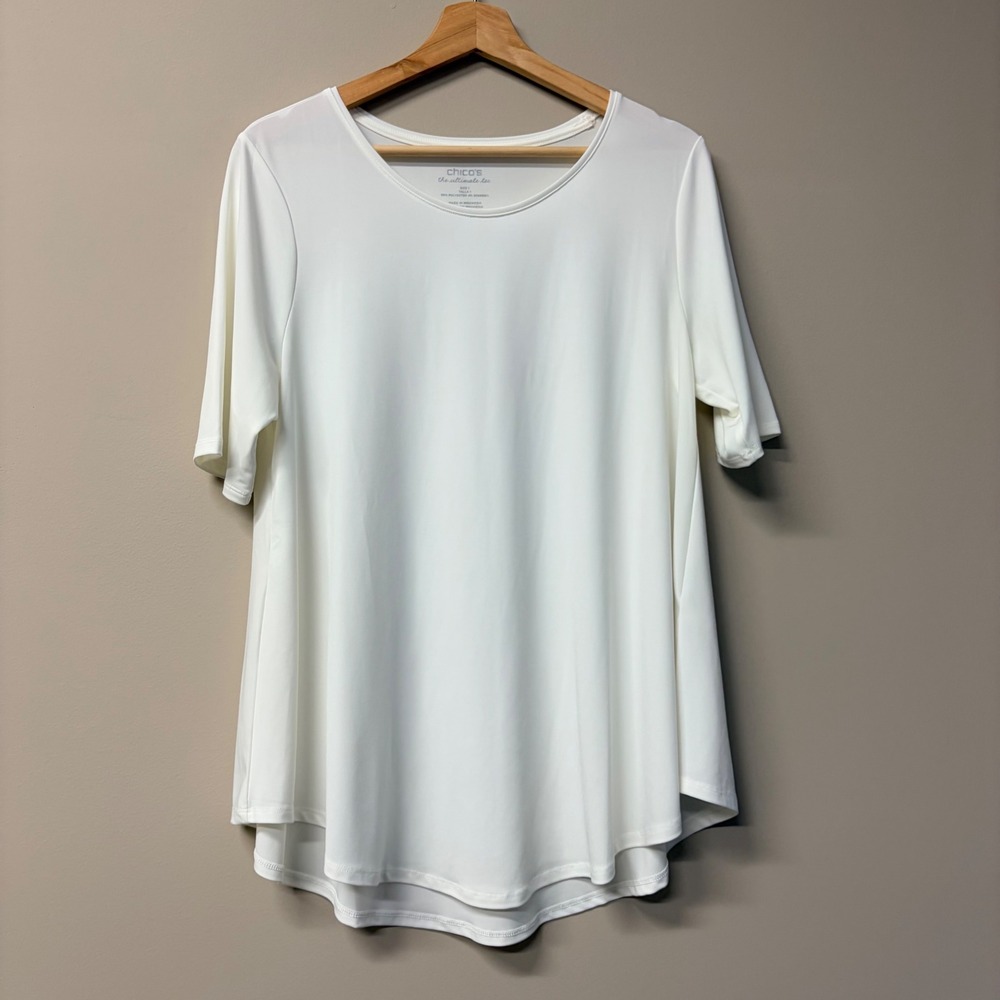 Chicos The Ultimate Tee White Short Sleeve Crew Neck Top Size 1 Medium Flowy